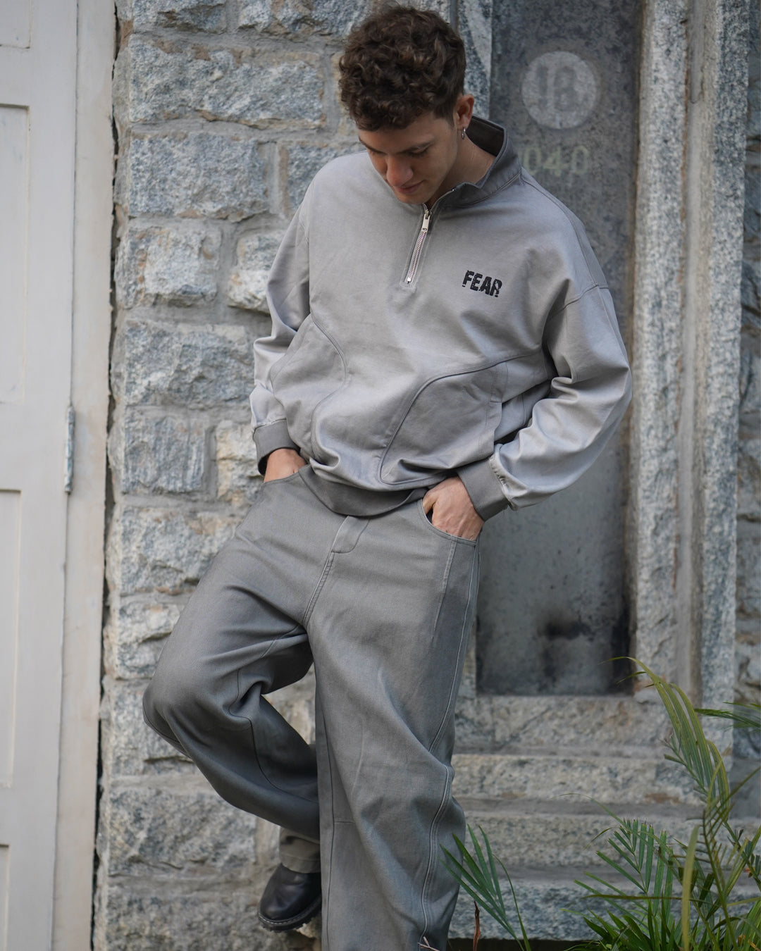 Quarter zipper sweatshirt