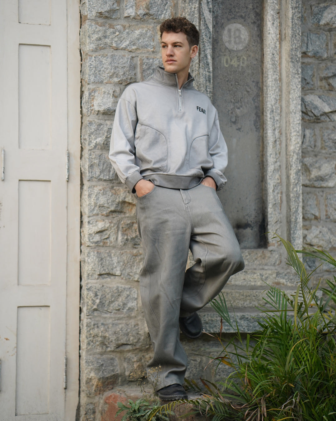 Quarter zipper sweatshirt